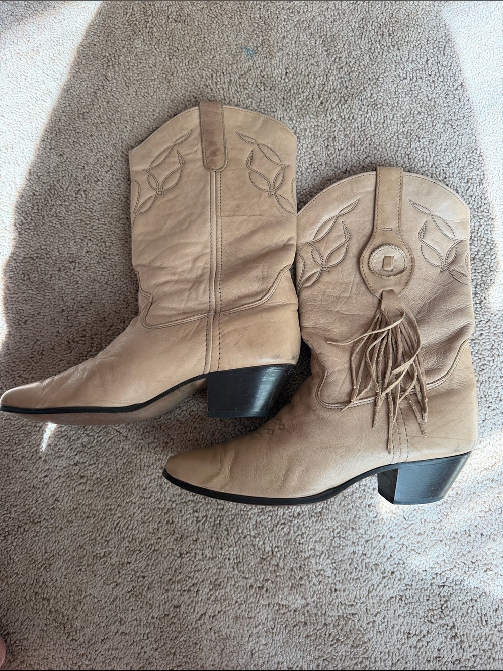 Vintage 1992 Women’s Laredo Western Boots Taupe Leather Fringe Cowboy Boots - Picture 2 of 16